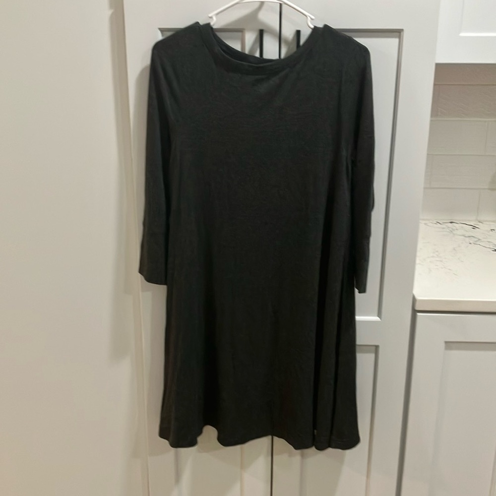 NWT Lou & Grey Women’s Dark Gray Neutral Rayon Comfy Long Sleeve Midi Dress